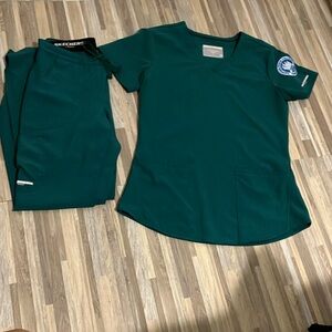 Skechers green scrubs Daytona state adn  Uniform Set with patch xsp and s